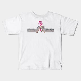 Dachshunds long love // fuchsia pink hearts Valentine's Day details spotted weiner dog puppy Kids T-Shirt